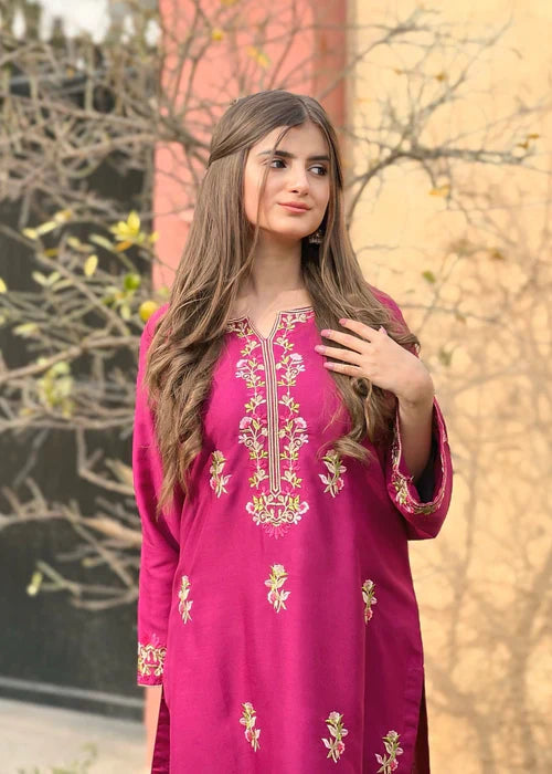 Rosebud Embroidered 2pcs